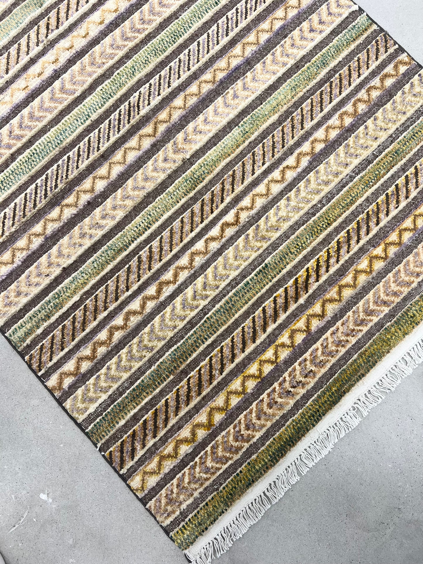 AFGHAN HAND-MADE GABBEH WOOL RUG (99 x 150 cm)