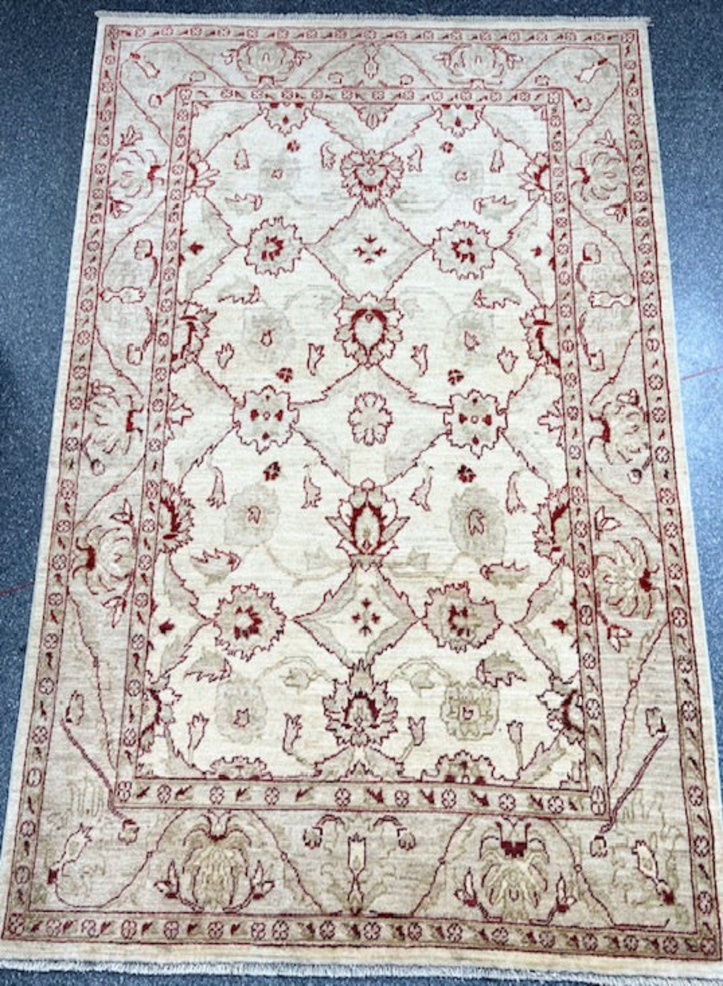 AFGHAN CHOBI HAND-KNOTTED (194 x 141 cm)