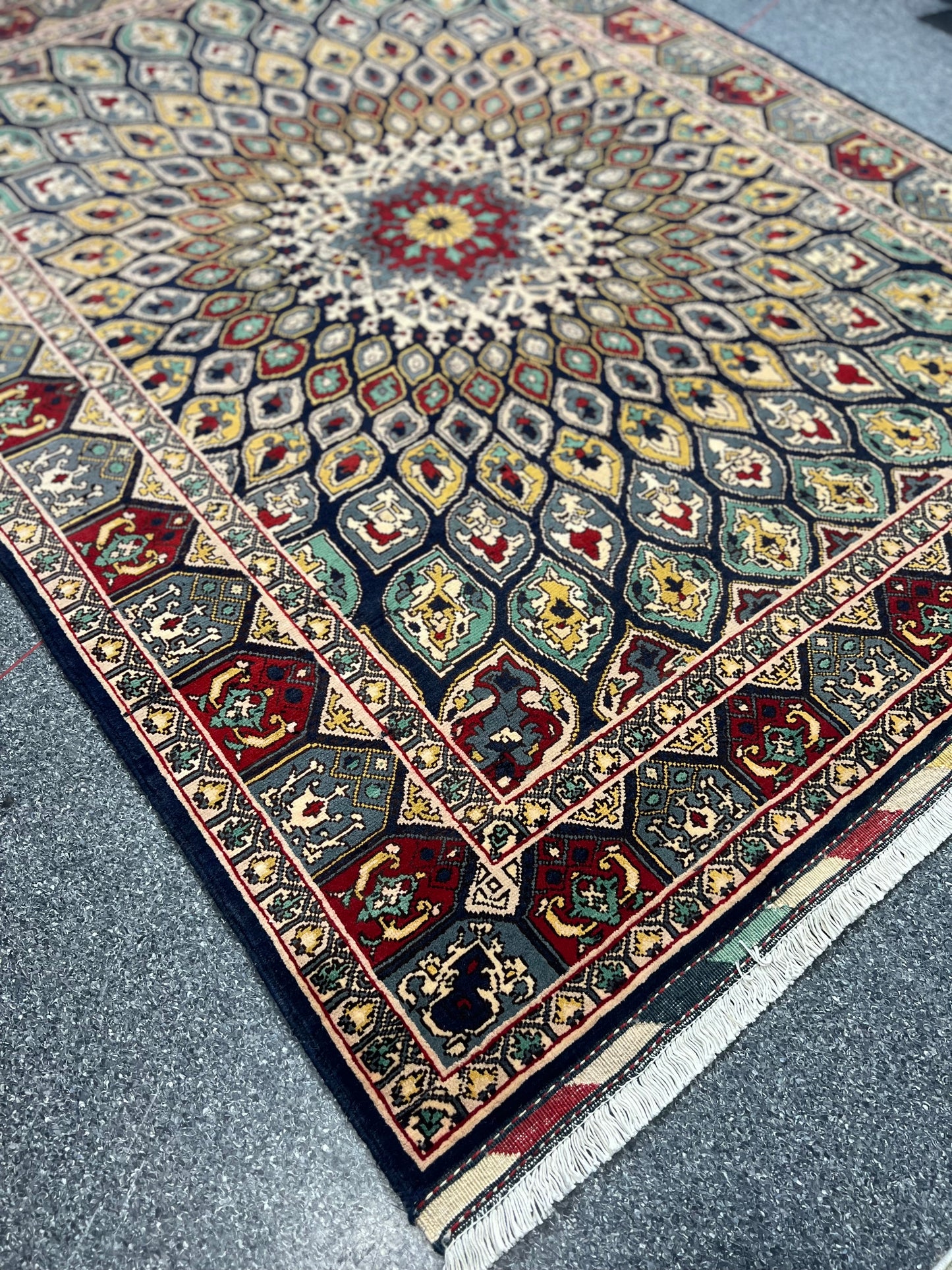 AFGHAN HAND-KNOTTED PURE-WOOL MARINOS (150 X 200 cm)