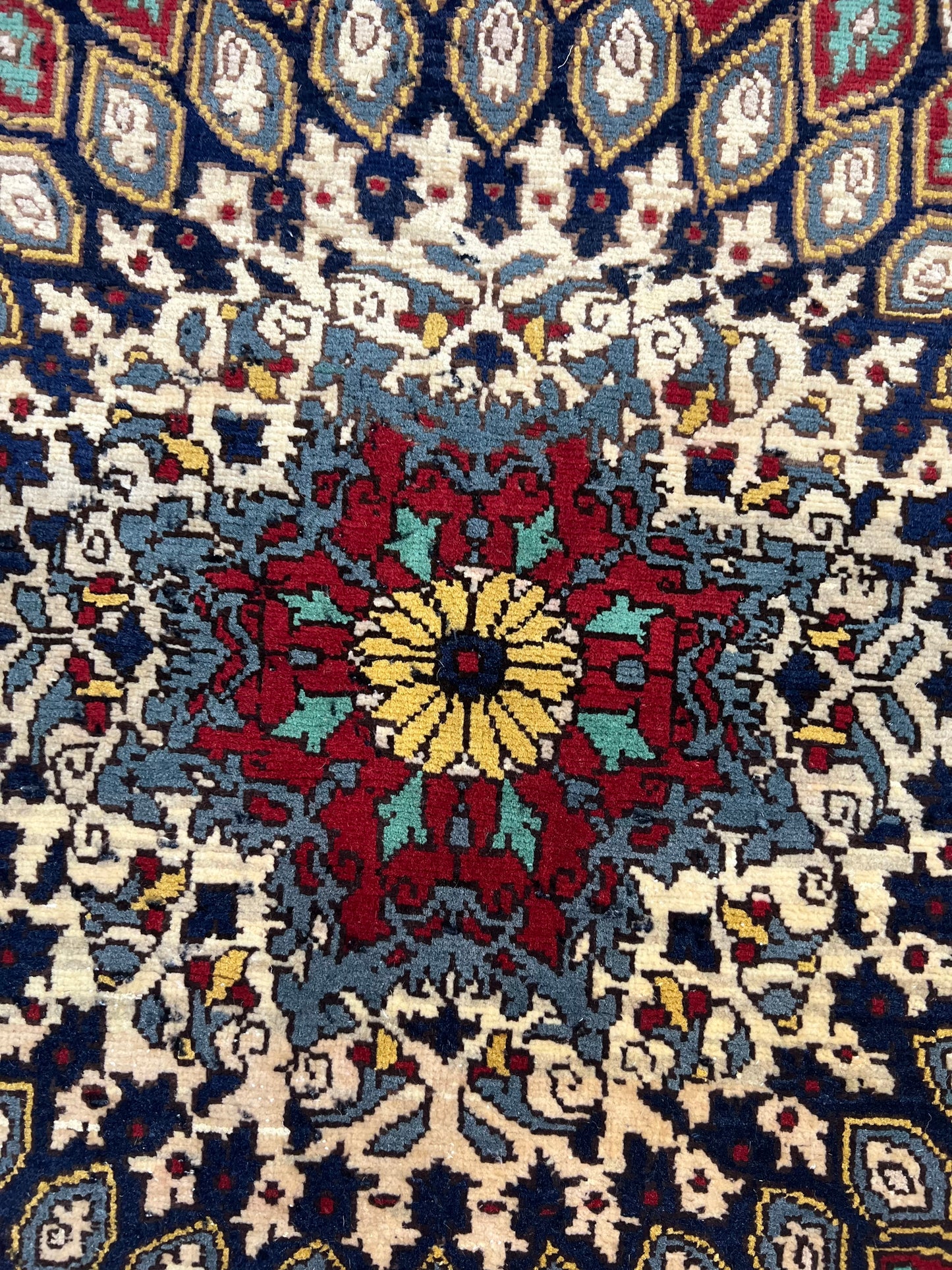 AFGHAN HAND-KNOTTED PURE-WOOL MARINOS (150 X 200 cm)